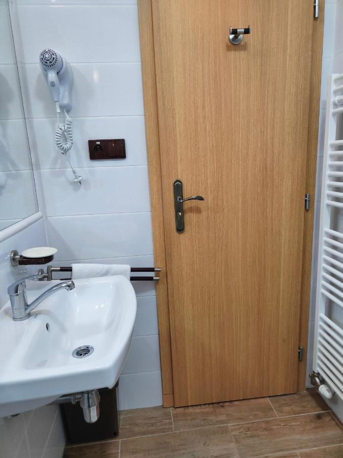 Penzion Encian Tatranská Lomnica Exteriör bild